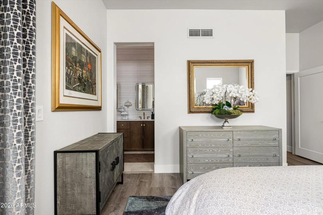 Real Estate Picture 17