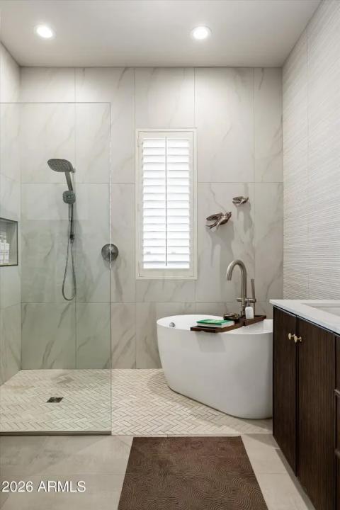 Real Estate Picture 18