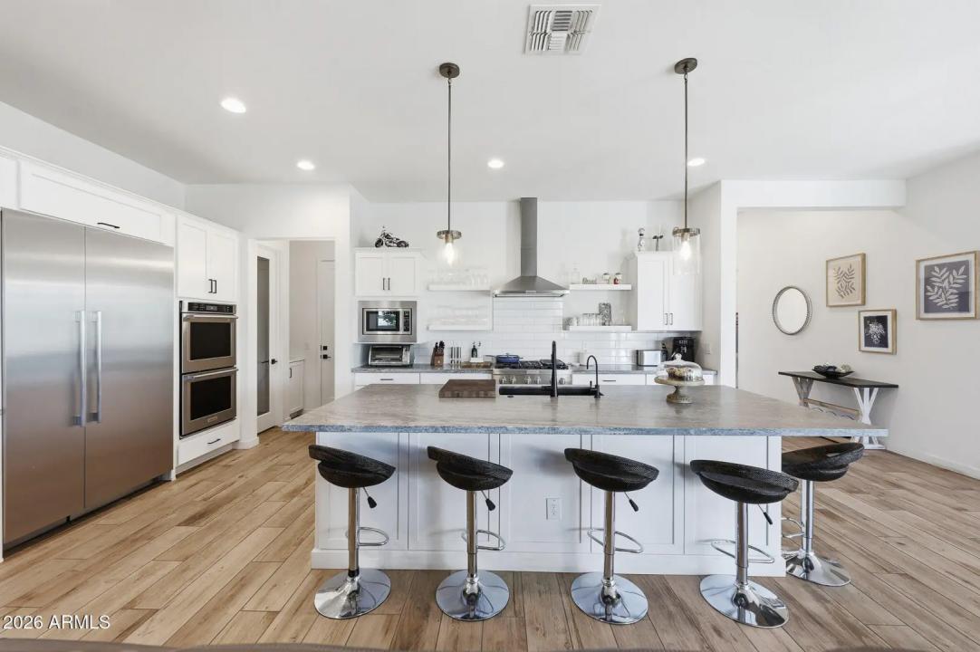 Real Estate Picture 2