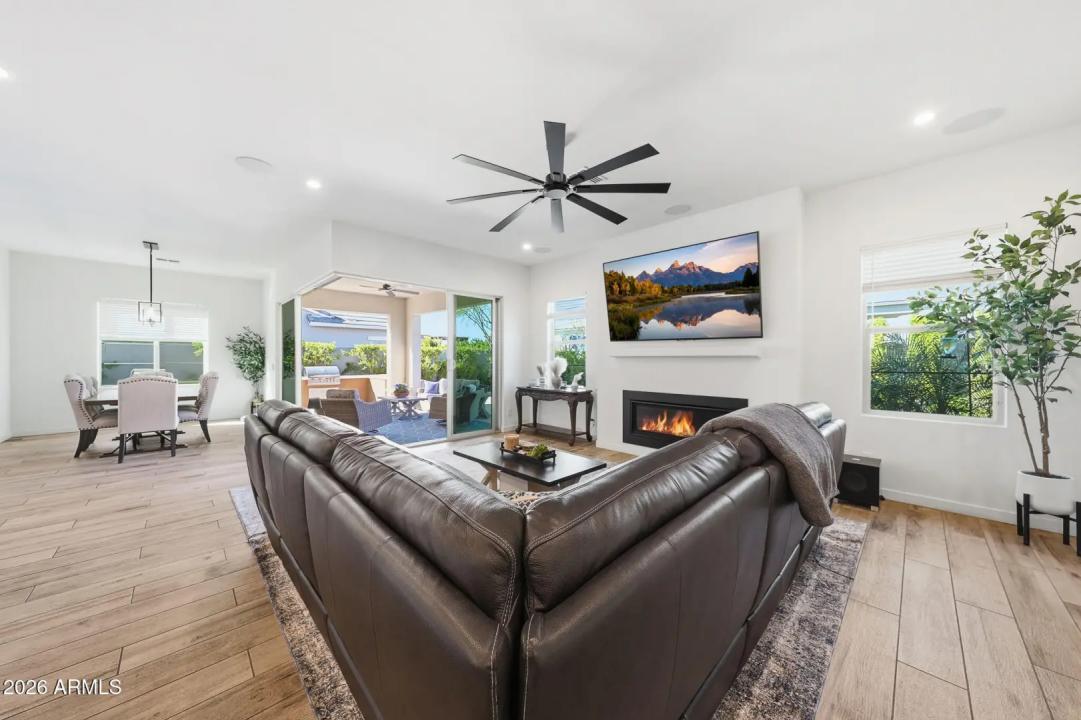 Real Estate Picture 7