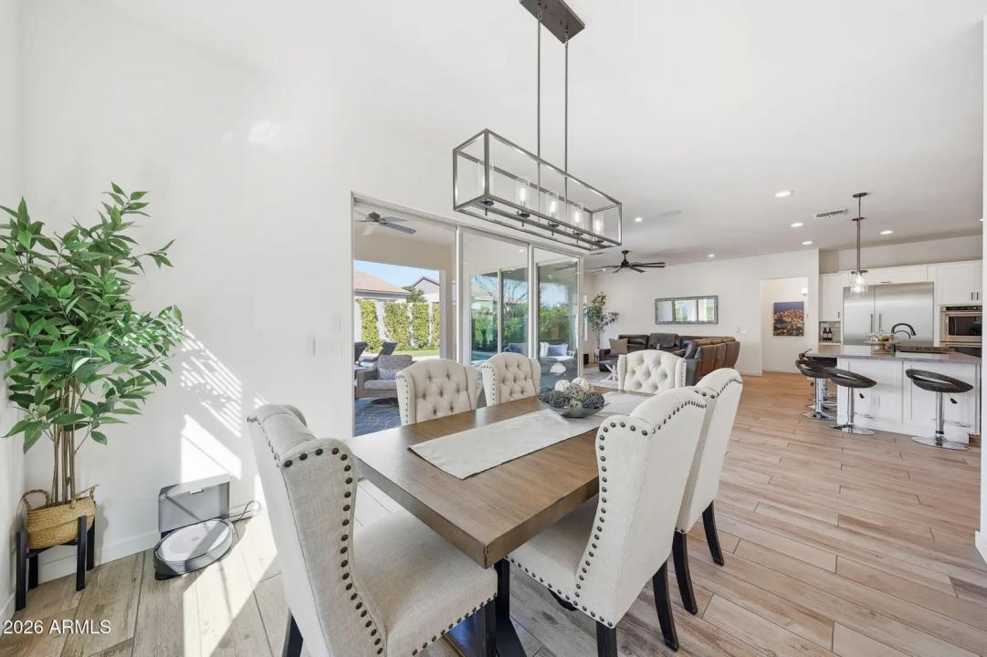 Real Estate Picture 10