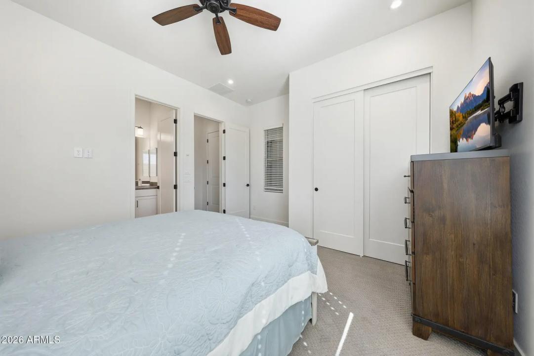 Real Estate Picture 35