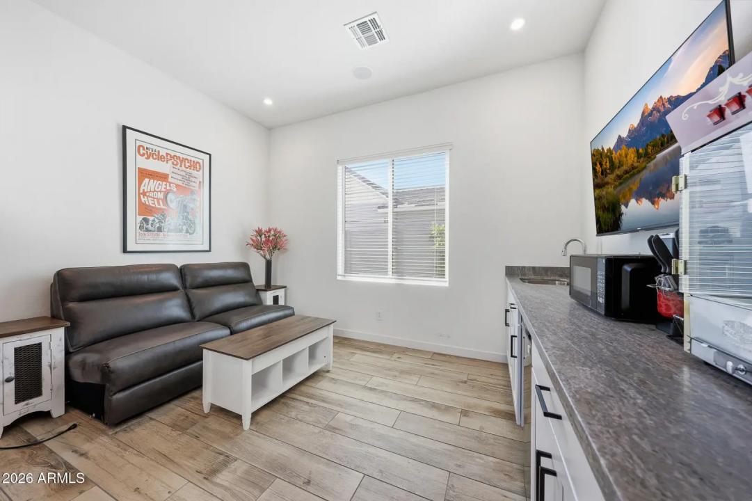 Real Estate Picture 37