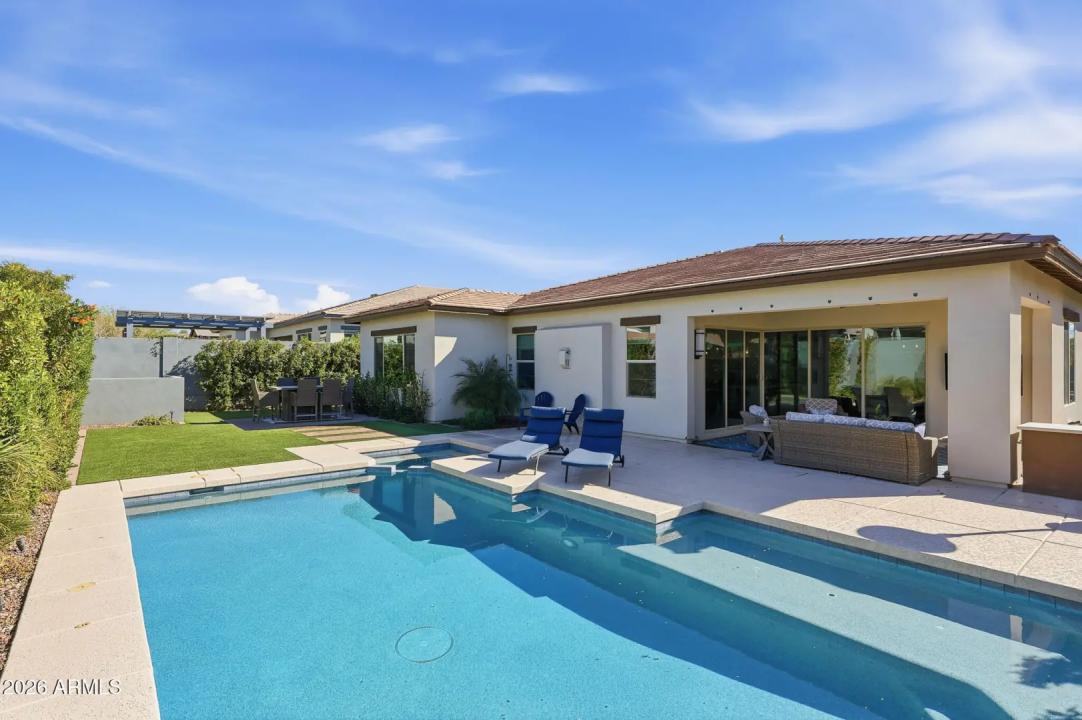 Real Estate Picture 5