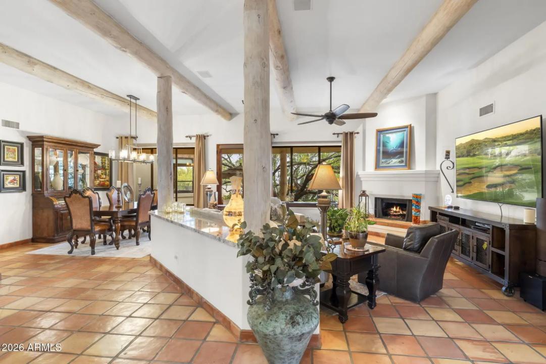 Real Estate Picture 12