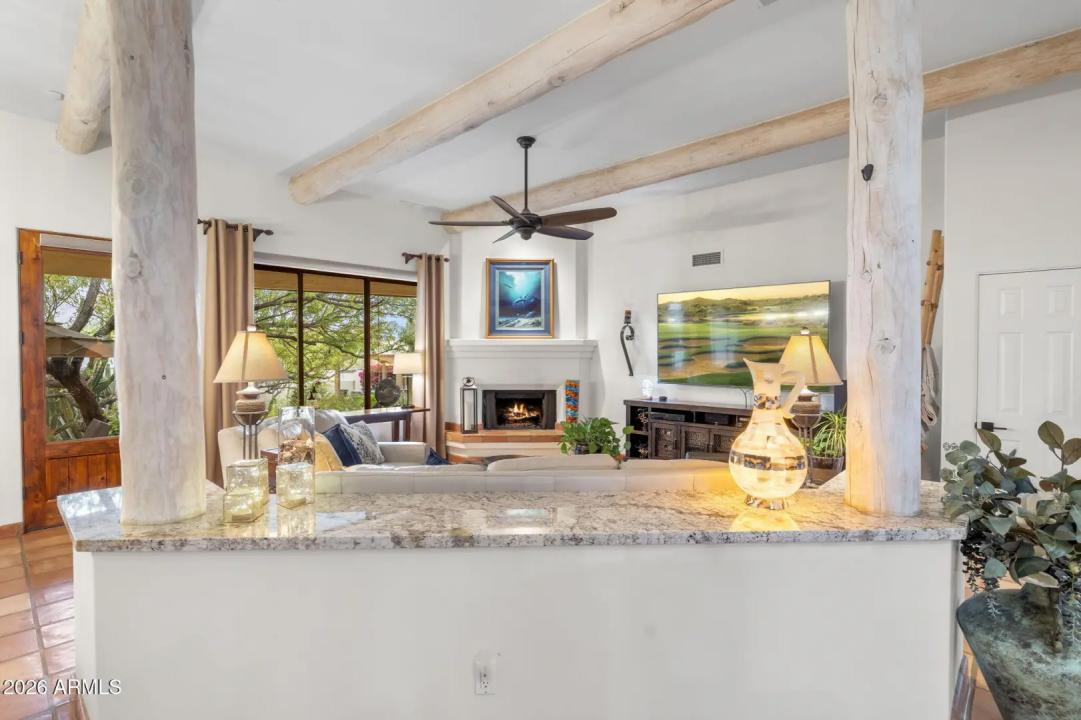 Real Estate Picture 14