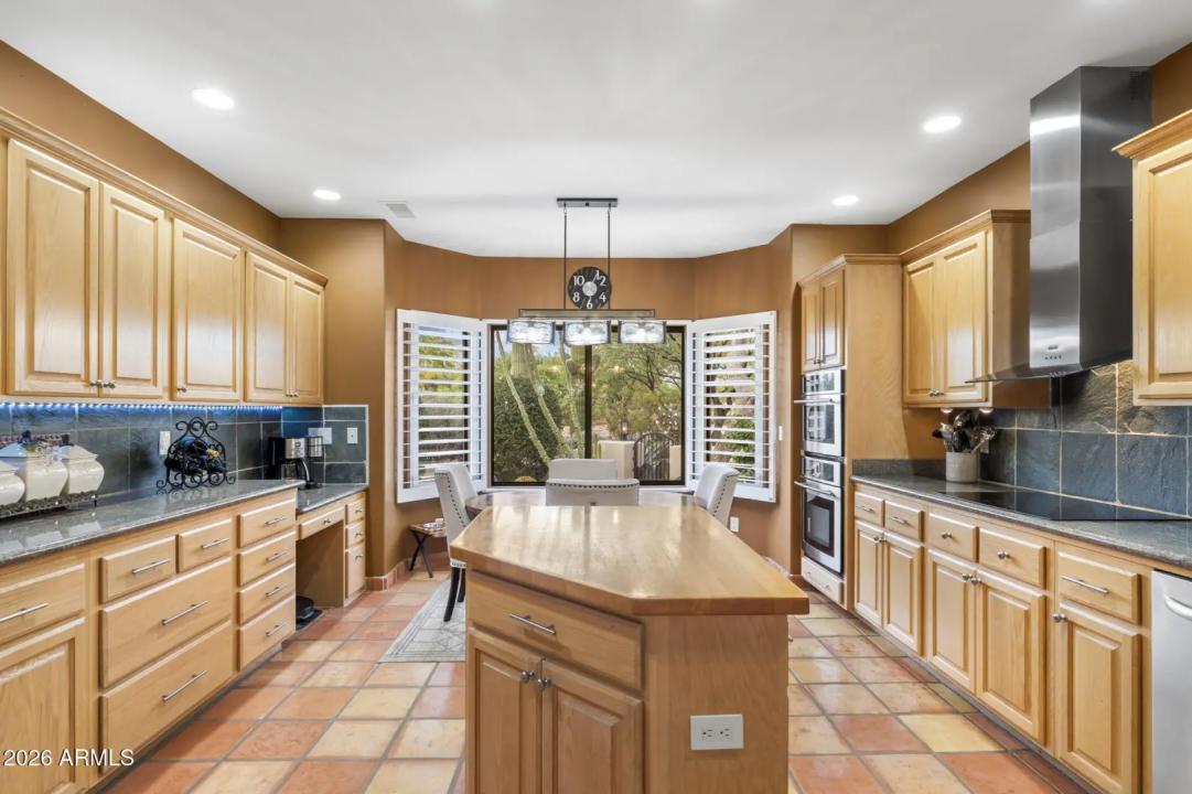 Real Estate Picture 15