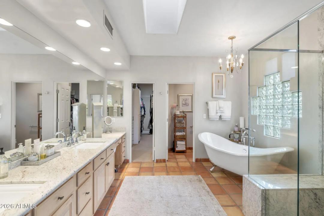 Real Estate Picture 22