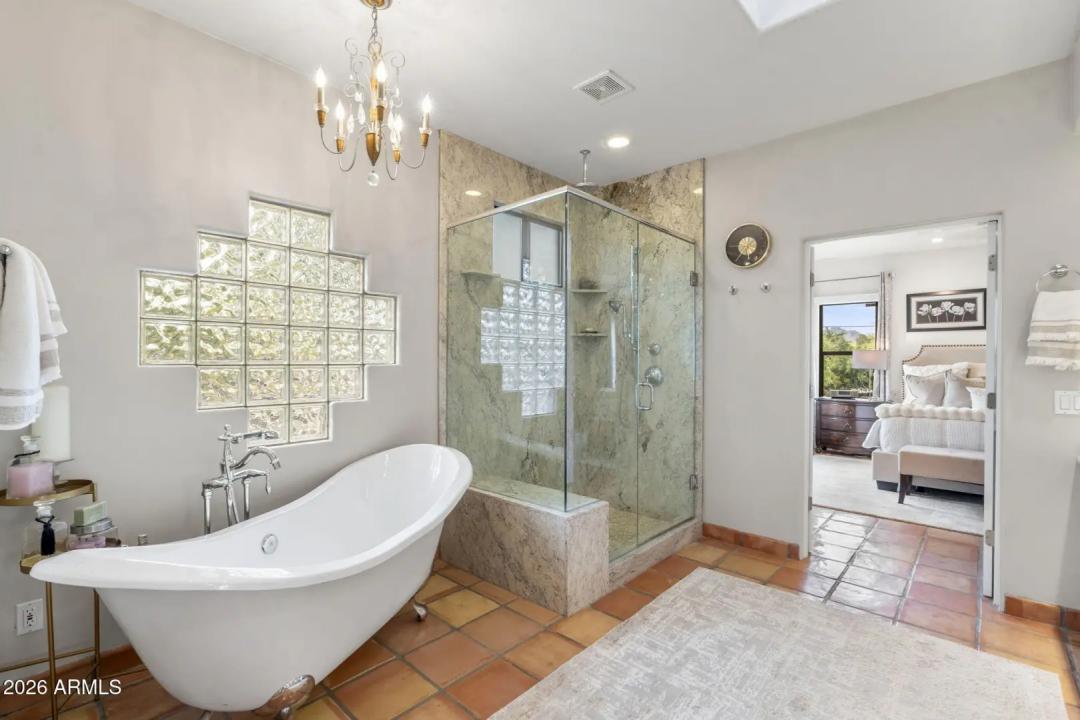 Real Estate Picture 24