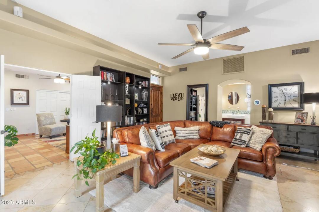 Real Estate Picture 33