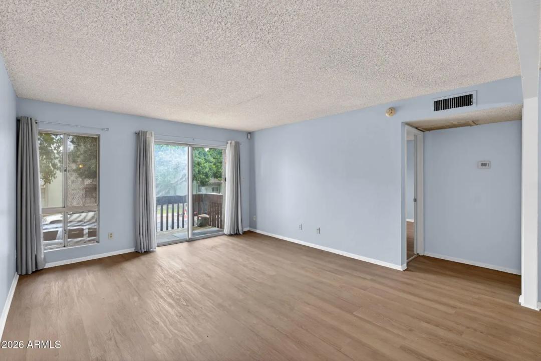 Real Estate Picture 6