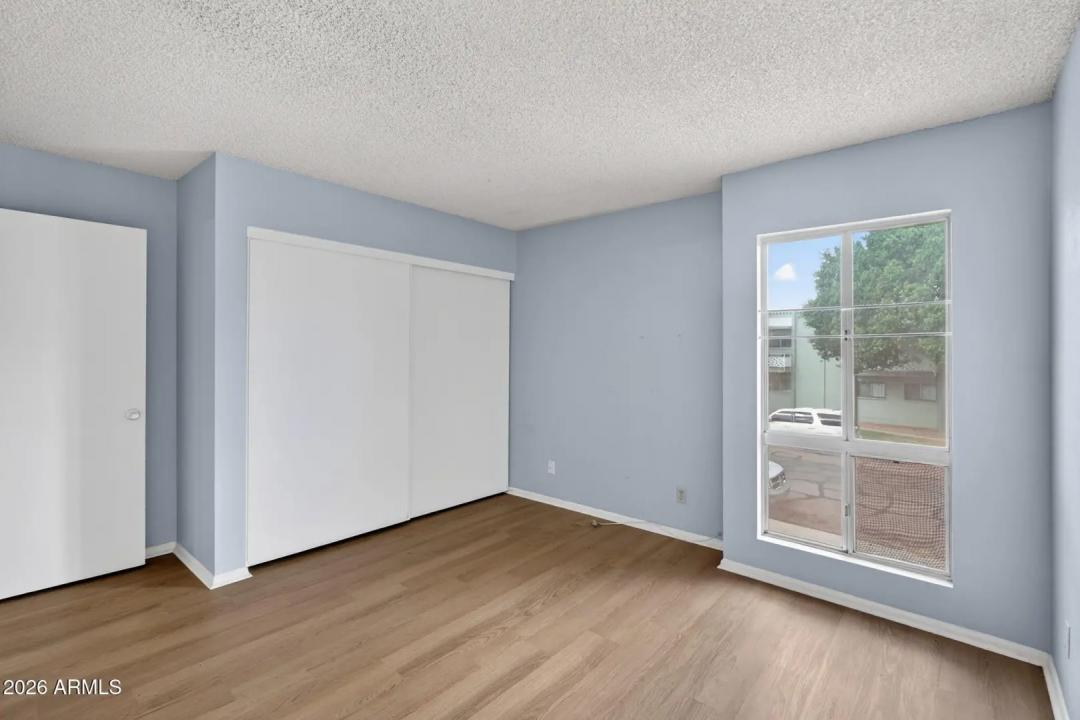 Real Estate Picture 12