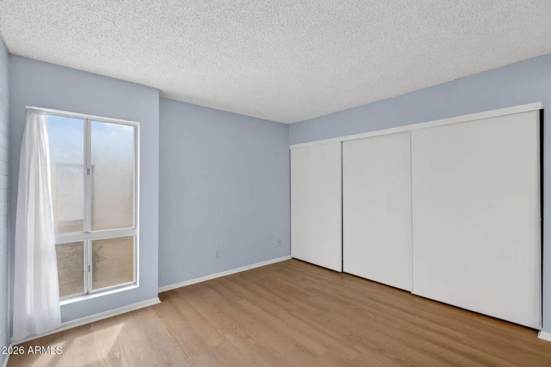 Real Estate Picture 14