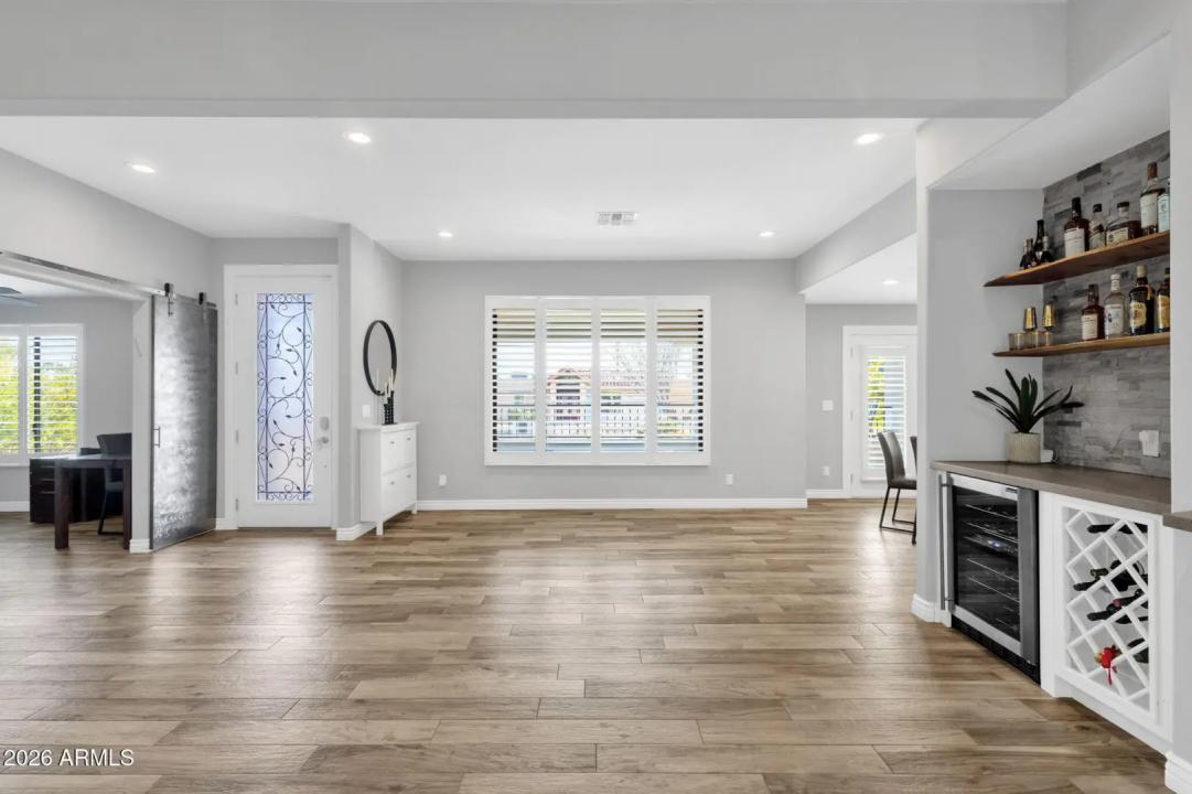 Real Estate Picture 6