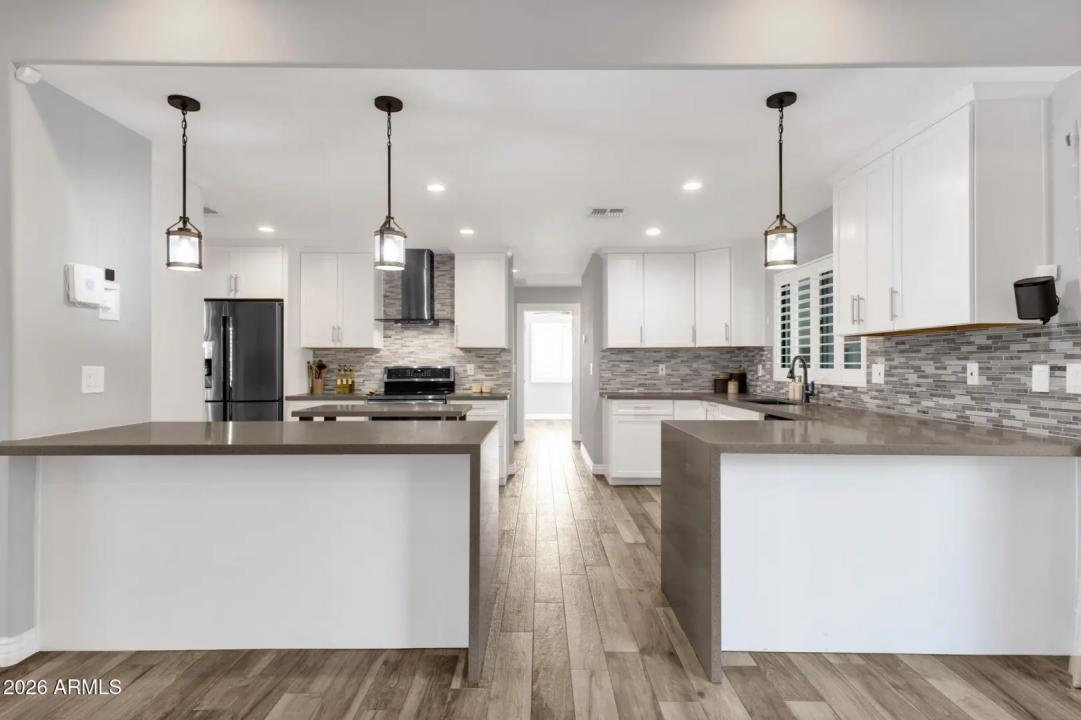 Real Estate Picture 8