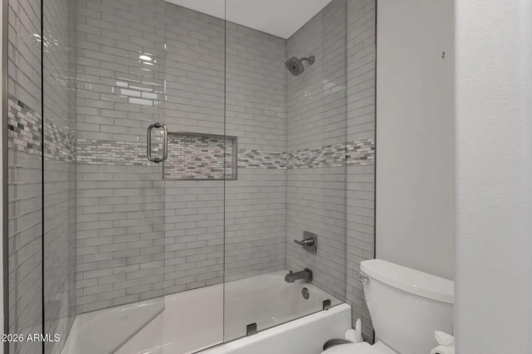 Real Estate Picture 34