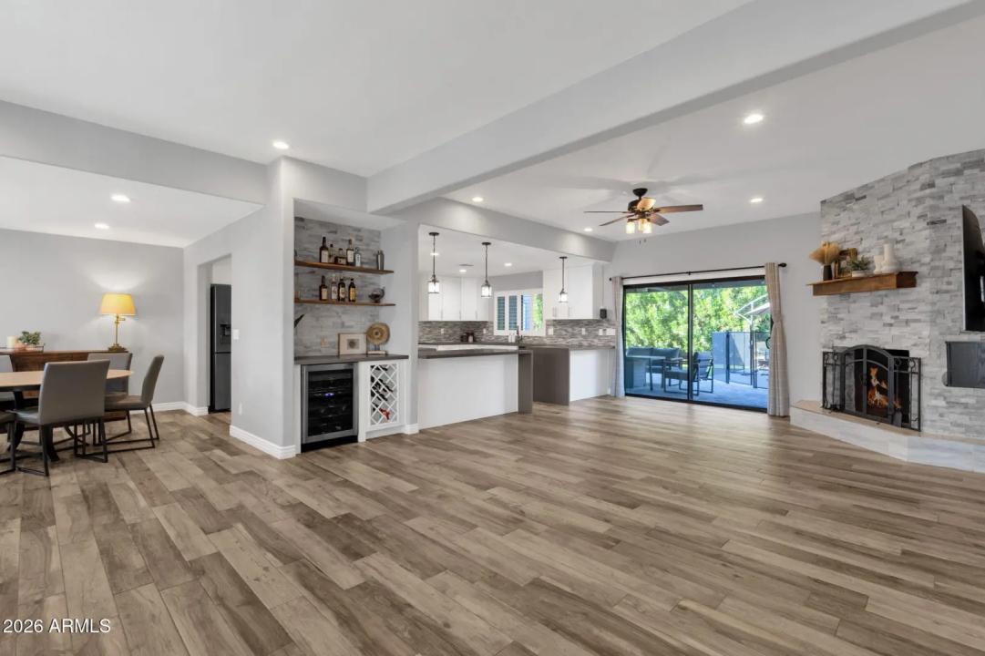 Real Estate Picture 10