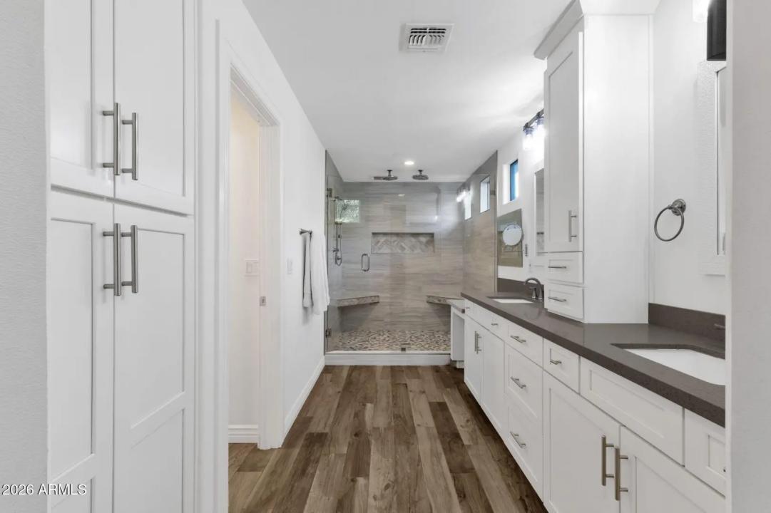 Real Estate Picture 29