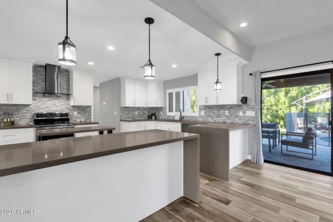 Real Estate Picture 13