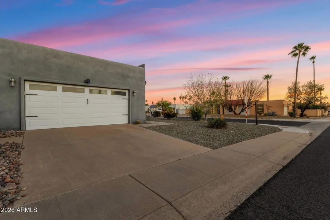 Real Estate Picture 3