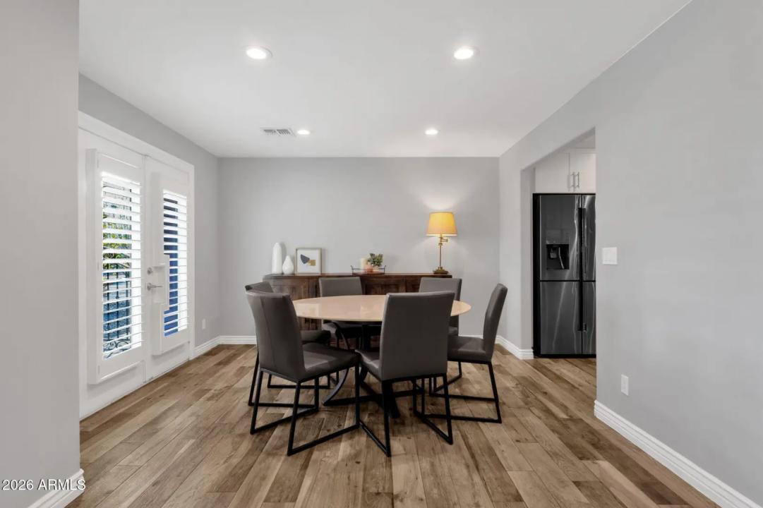 Real Estate Picture 18