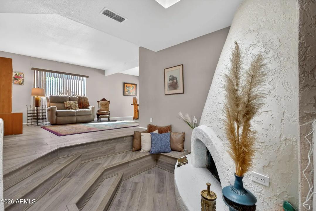 Real Estate Picture 6