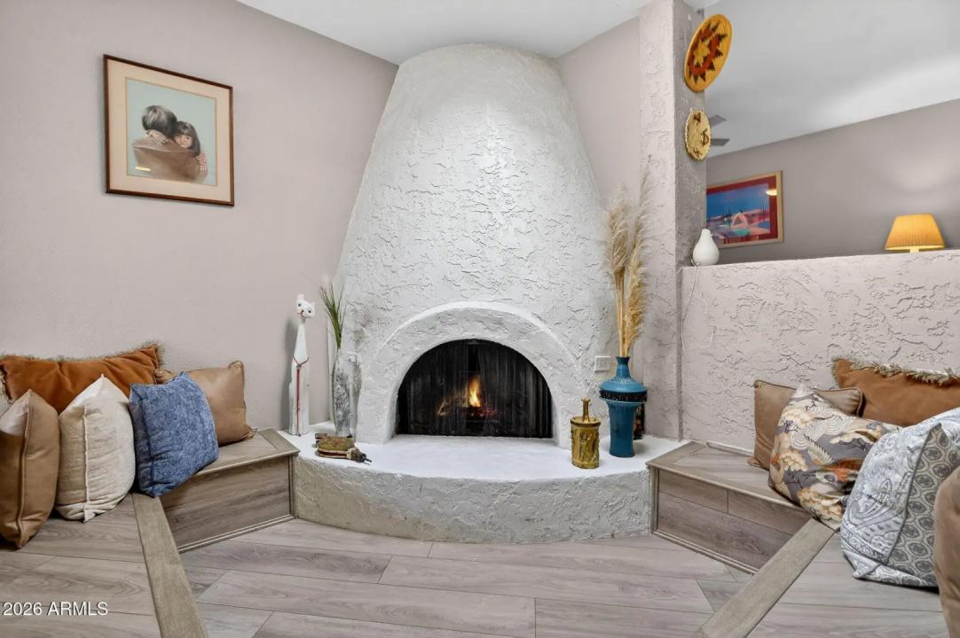 Real Estate Picture 7