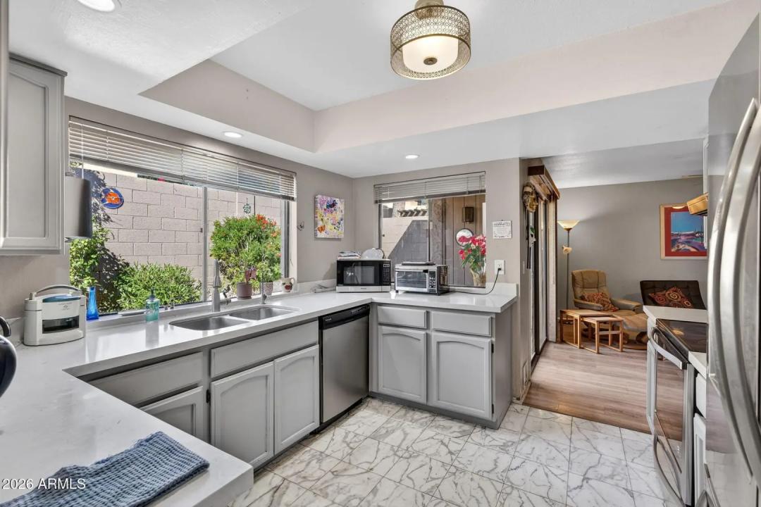 Real Estate Picture 10