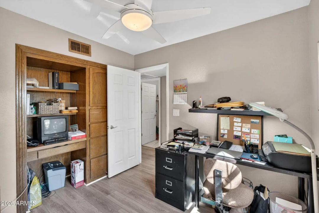 Real Estate Picture 12