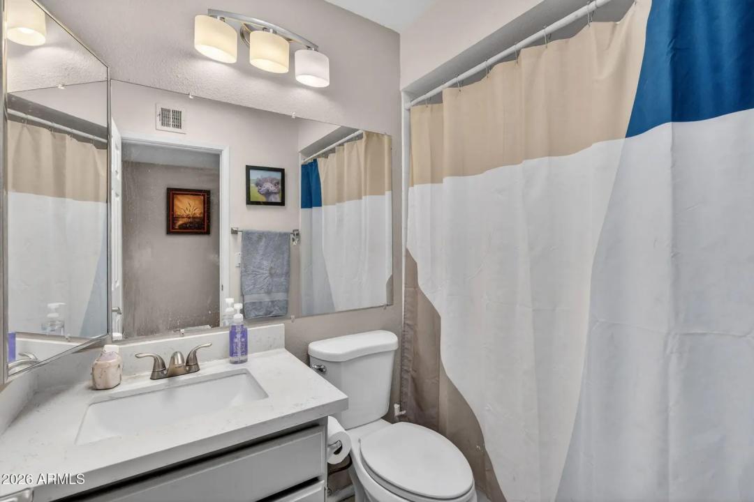 Real Estate Picture 16