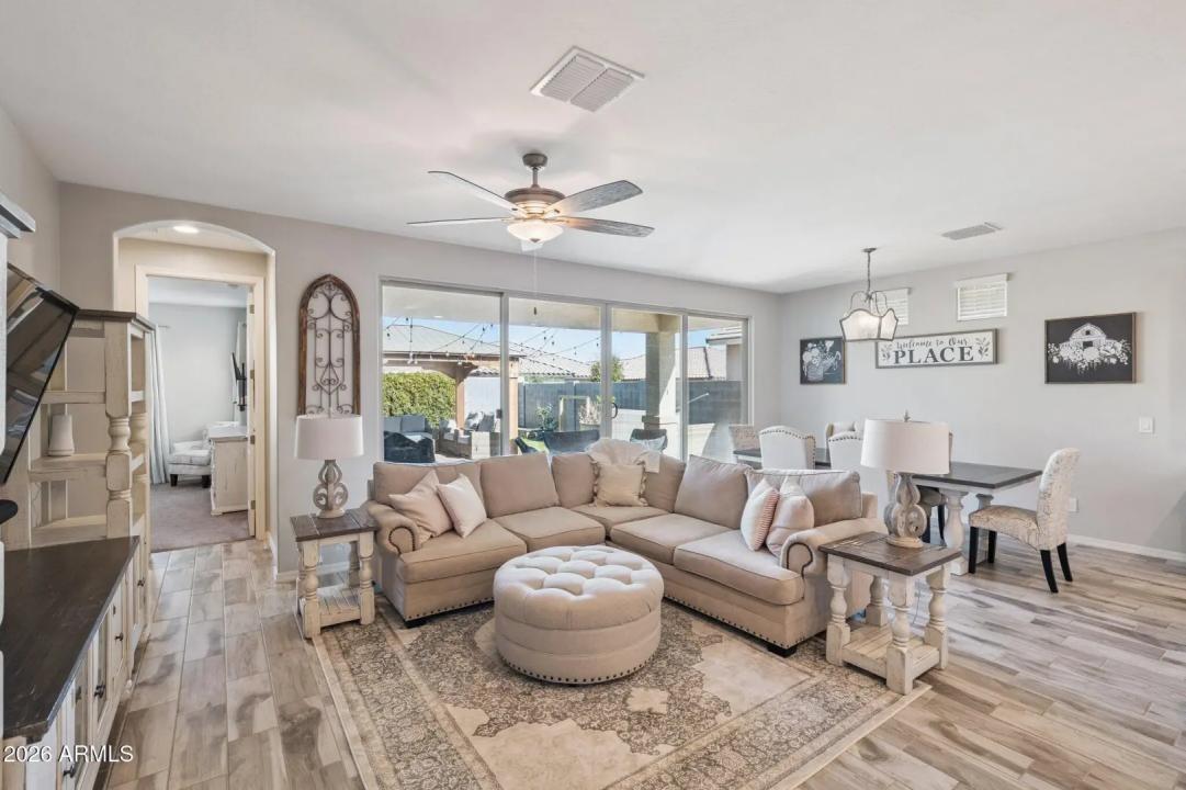 Real Estate Picture 3