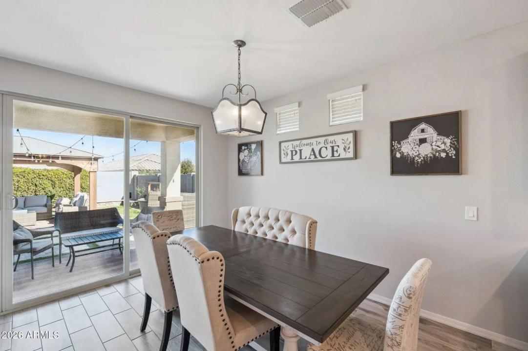 Real Estate Picture 8