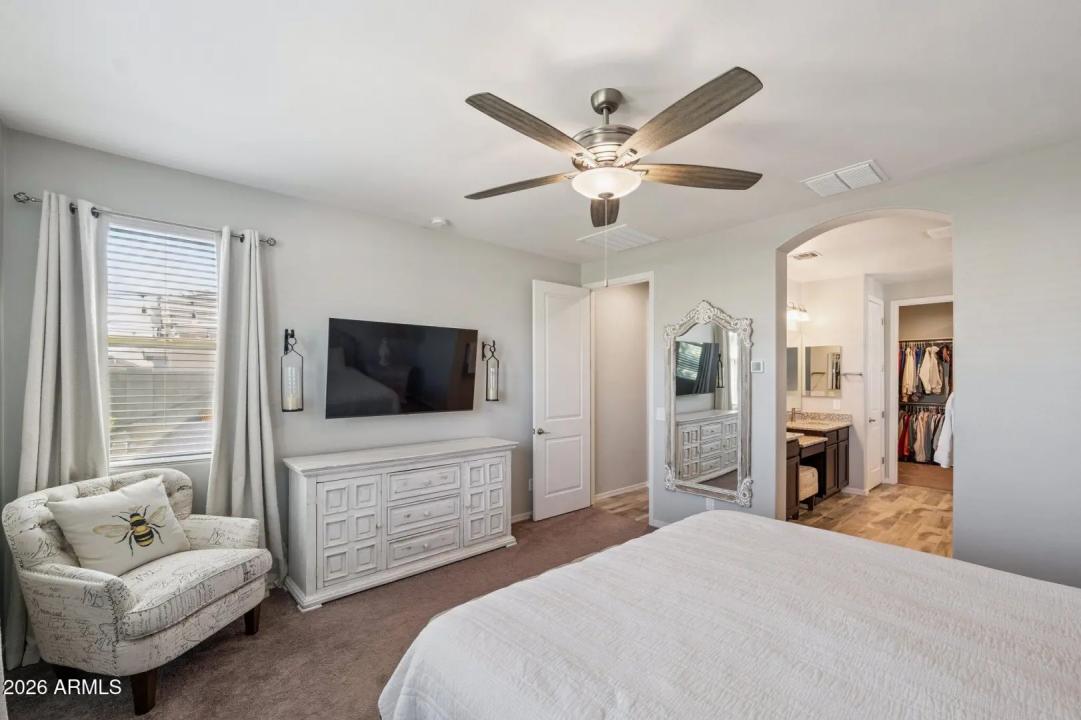 Real Estate Picture 14