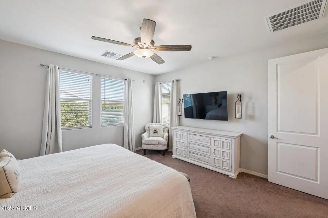 Real Estate Picture 15