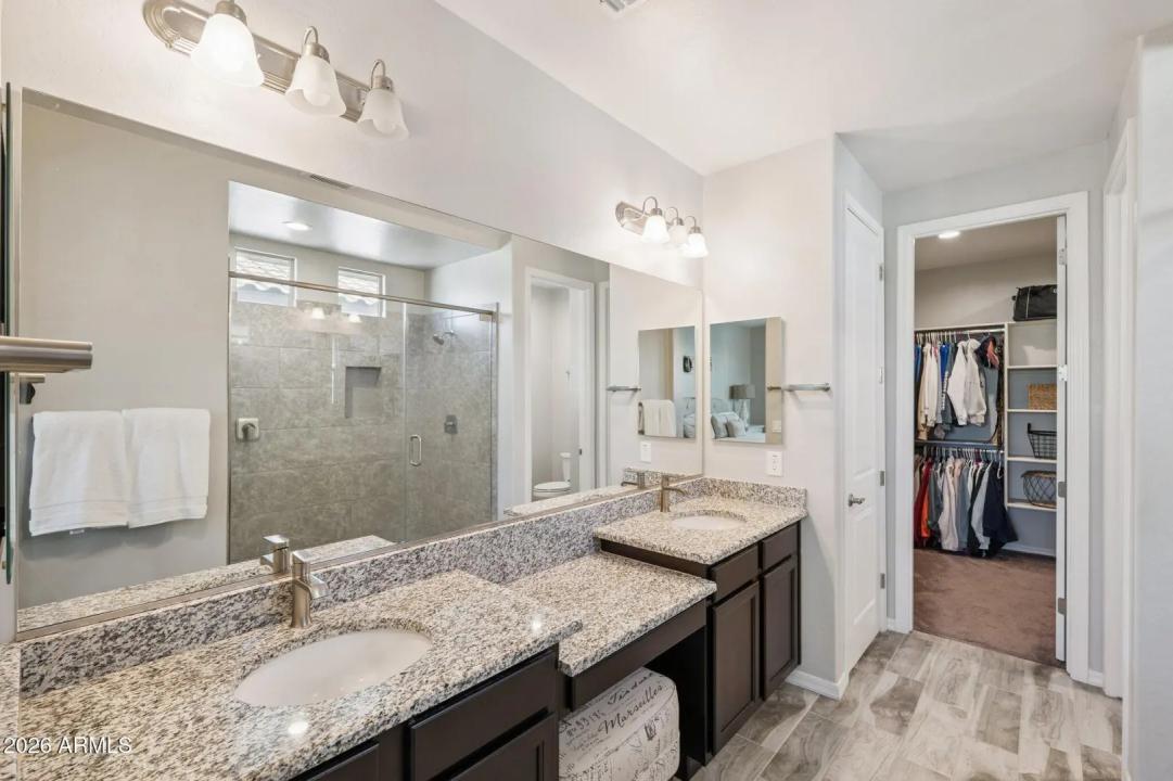 Real Estate Picture 16