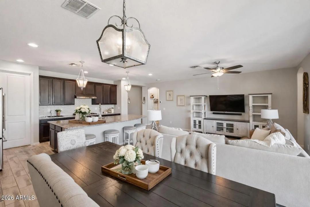 Real Estate Picture 7