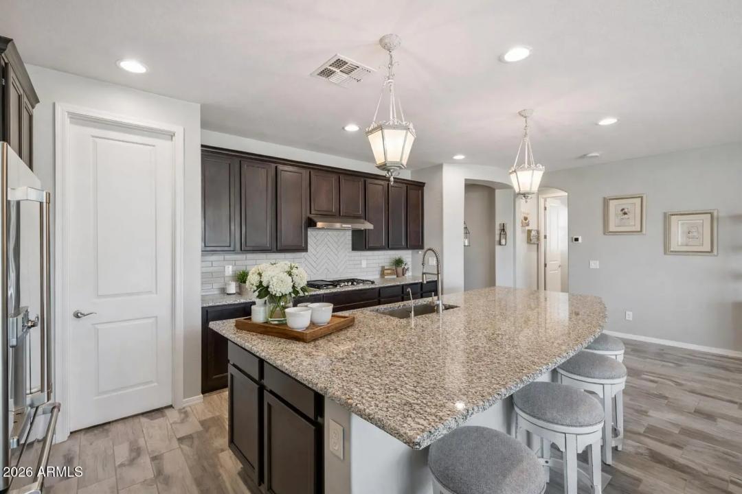 Real Estate Picture 11