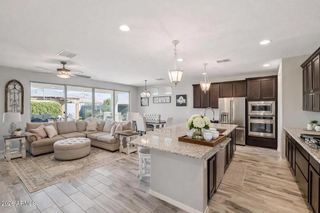 Real Estate Picture 10