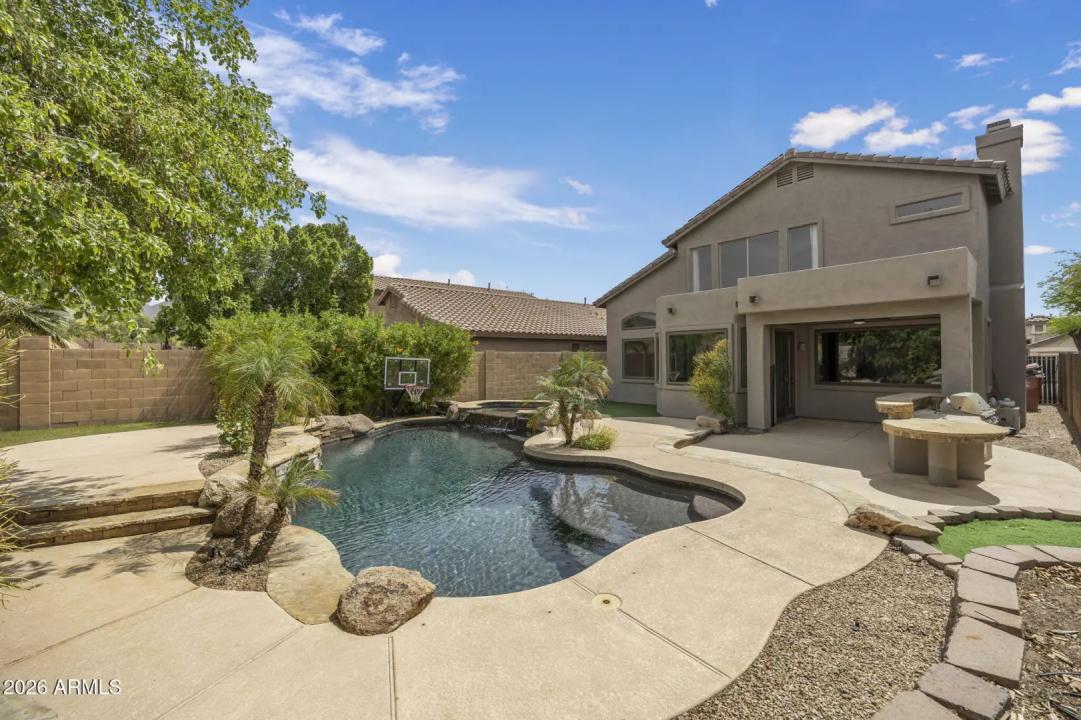 Real Estate Picture 32