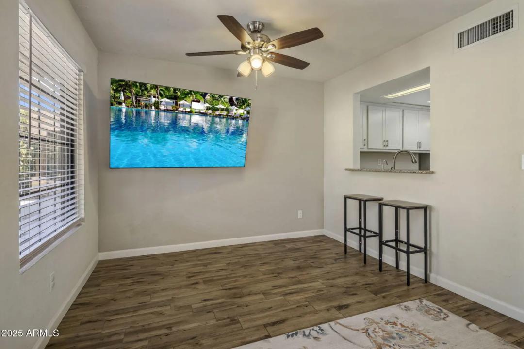 Real Estate Picture 5