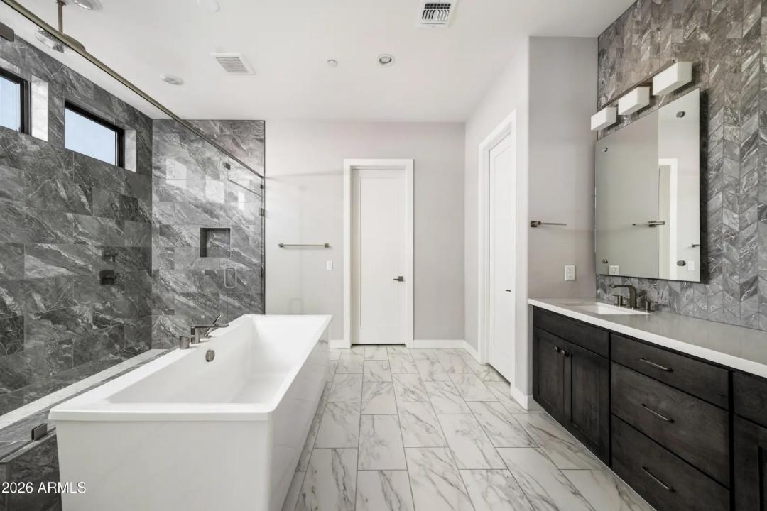 Real Estate Picture 26