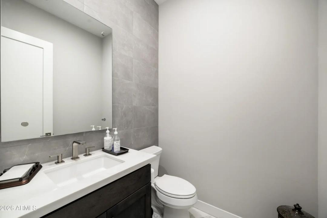 Real Estate Picture 32