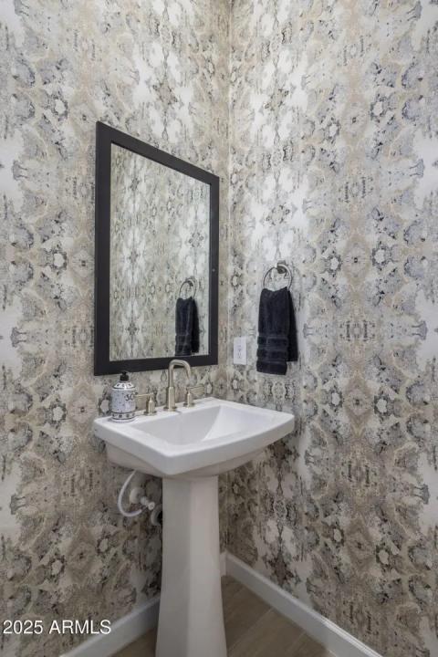 Real Estate Picture 4