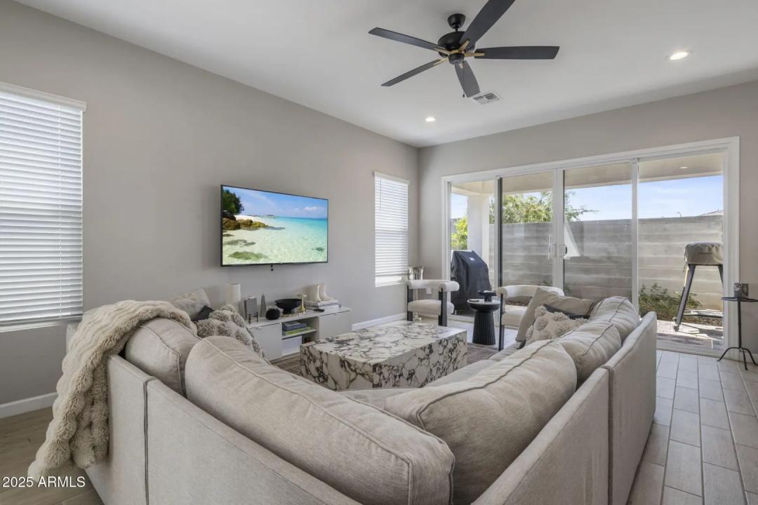 Real Estate Picture 7