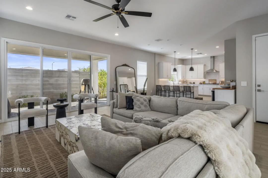 Real Estate Picture 8