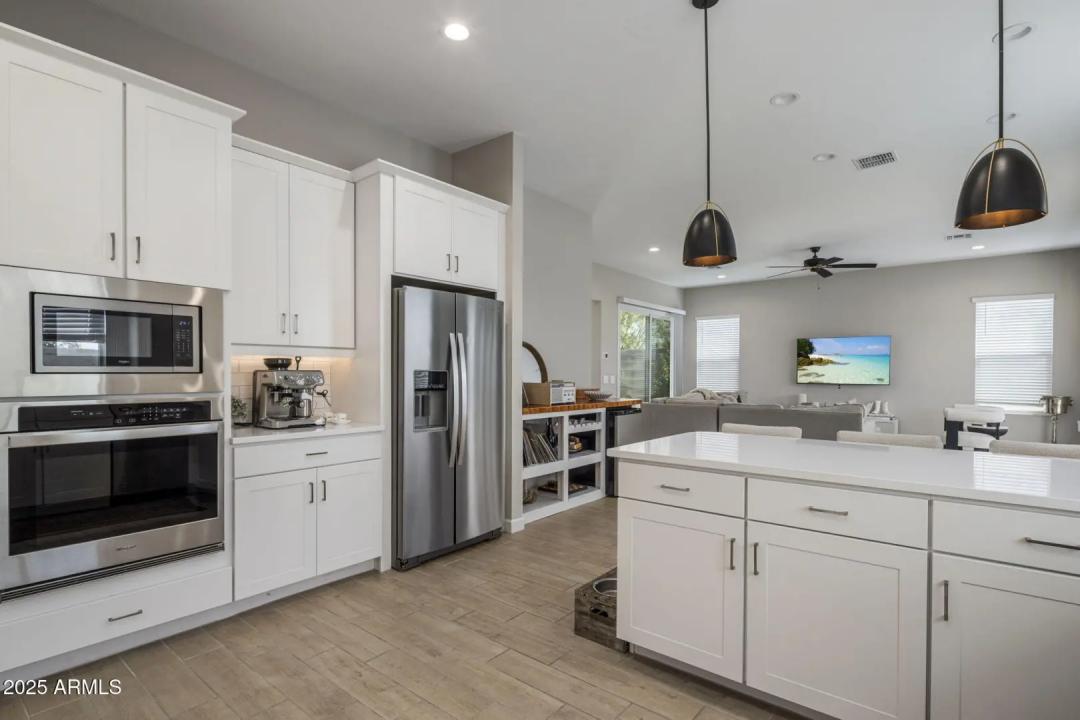 Real Estate Picture 15