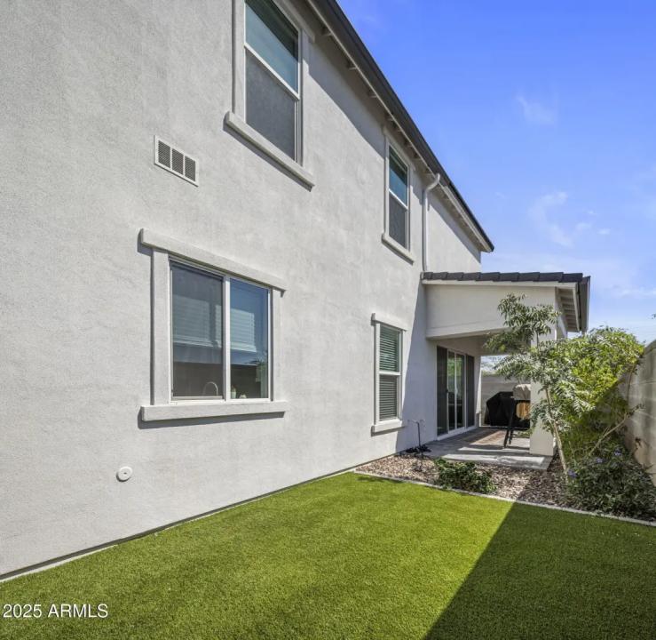 Real Estate Picture 20