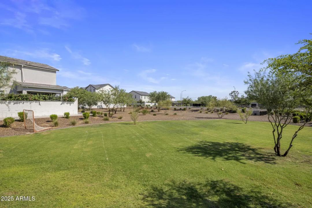 Real Estate Picture 32