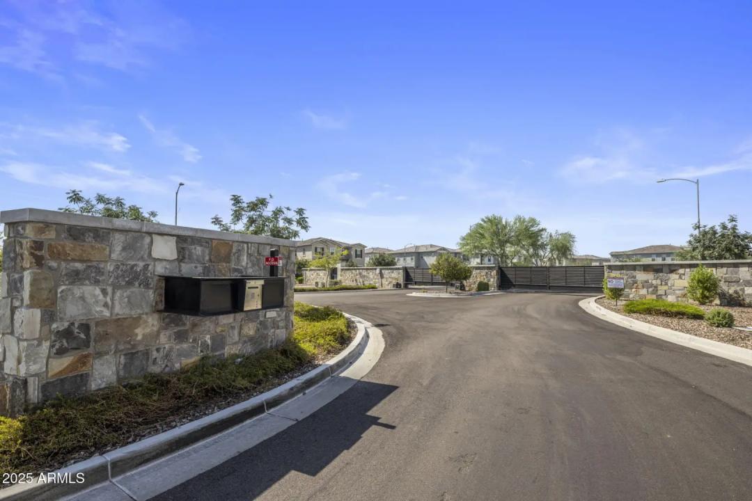 Real Estate Picture 34