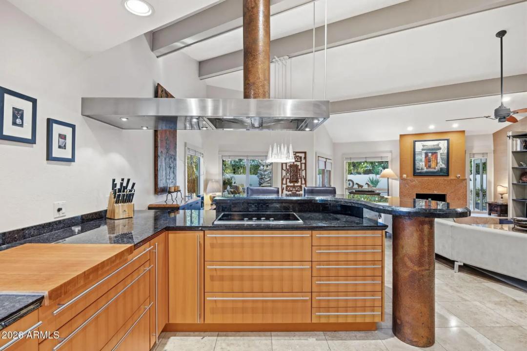 Real Estate Picture 11